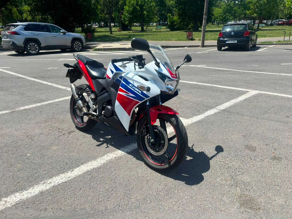 Honda CBR 125R 2016