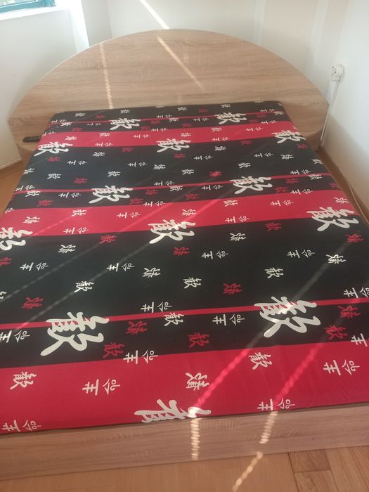 Продавам спалня и гардероб