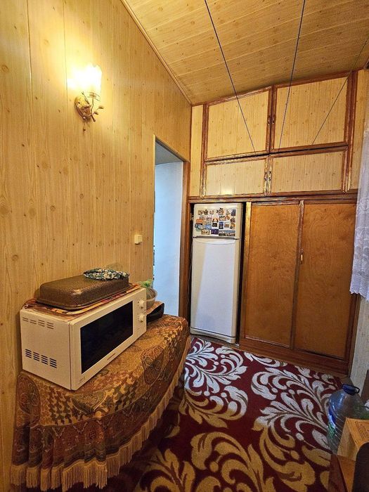 Чиланзар 23-й квартал Трёхкомнатная Балкон-Лоджия 2х6 метра кирпичный