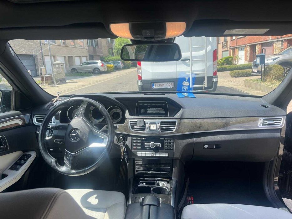 Mercedes Benz E220