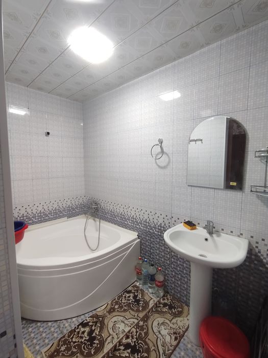 Srochna vagzalda 2 xonali uy ijoraga beriladi