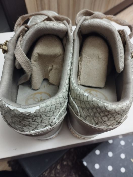 Обувки, маратонки guess гес