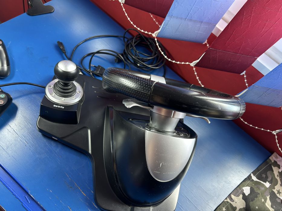 Продавам волан Tracer Roadster 4 в 1 с педали – за PC, PS3, PS4 и Xbox One