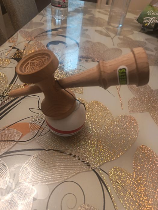 Vând urgent kendama swests prime