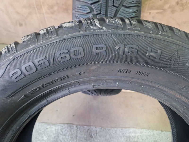 2 Uniroyal R16 205/60
зимни гуми 
DOT4318
