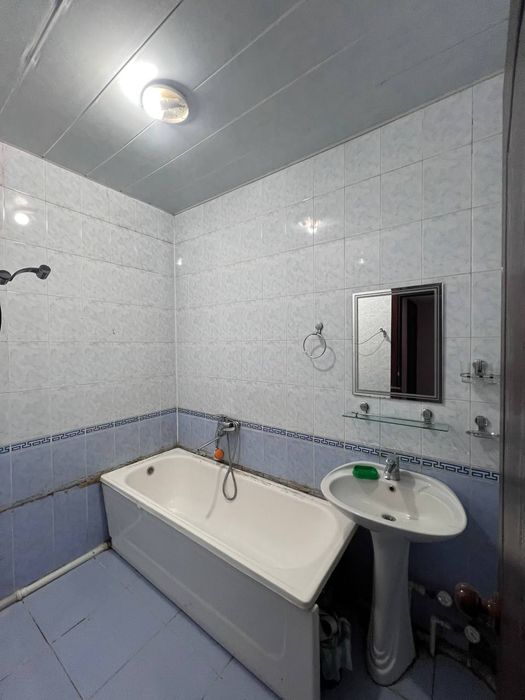 Sebzor 17/18 Nbu islom svilizatsiya markazi 2+2xona kv sotiladi