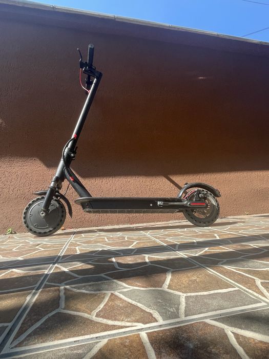 Trotinetă electrică în stare bună, merge perfect
