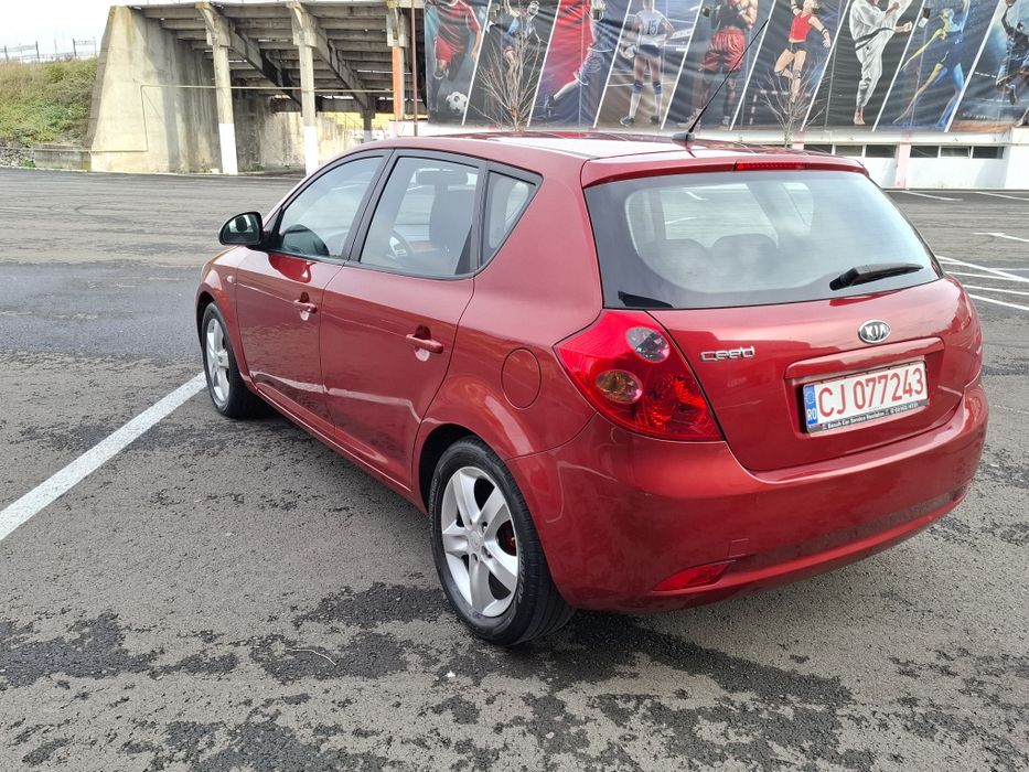 Kia ceed an 2008 1.6 benzina transport gratis  Germania climatronic je