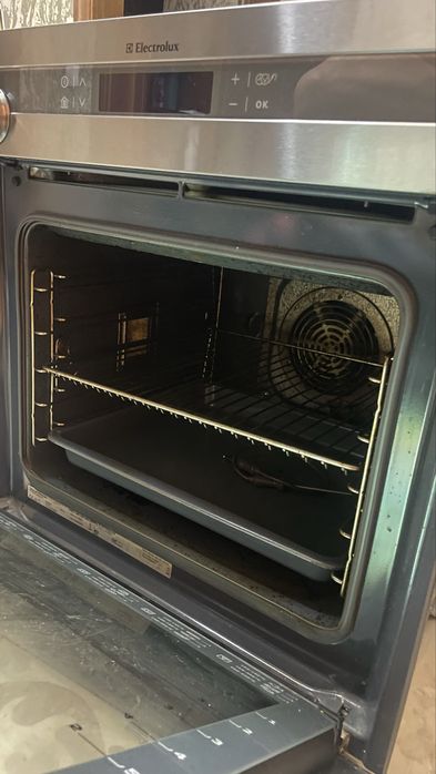 Духовка Electrolux