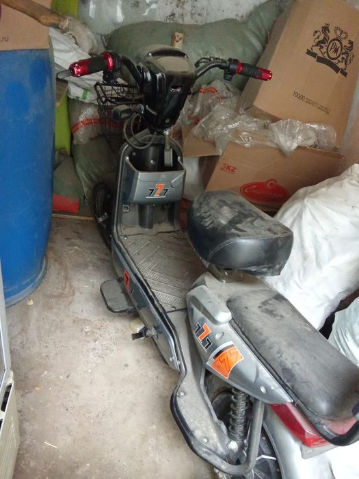 Почти новый было 2 месяца обменяю на любой iPhone начиная с двенадцато