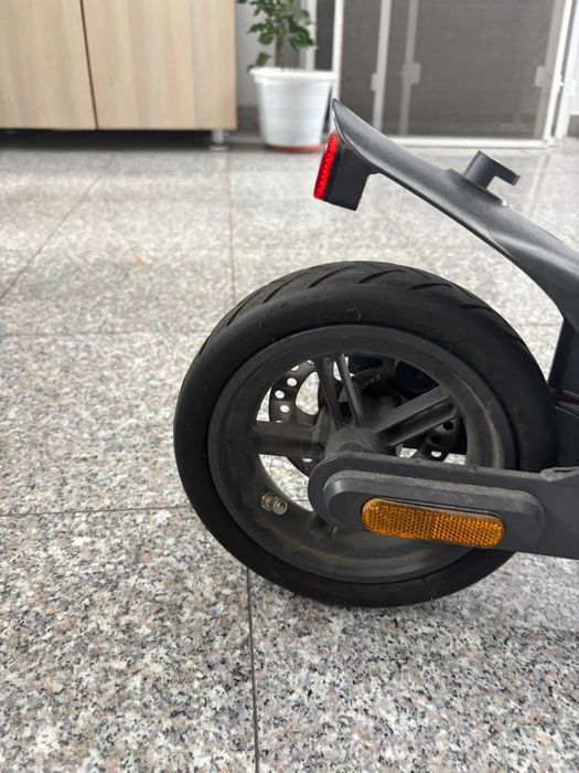 Trotinetă electrică DUCATI PRO-I EVO V3 – stare generală foarte bună