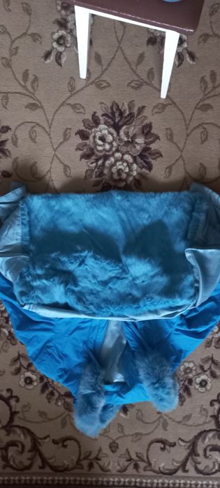 Продам куртку женскую