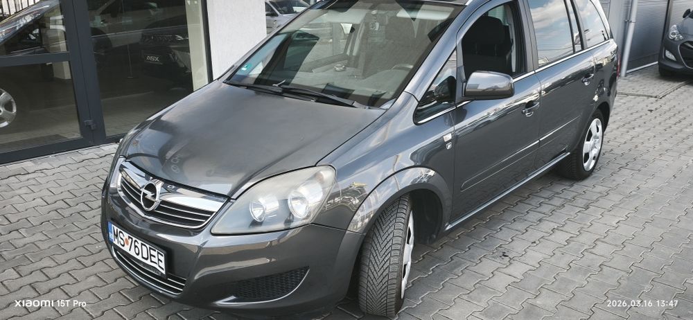 Opel Zafira B  2010,Benzina,