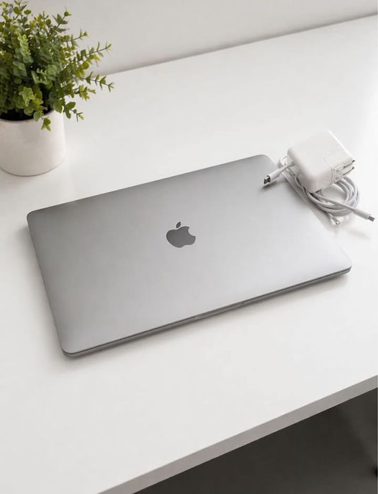 13” Macbook Air 2021 cu procesor M1