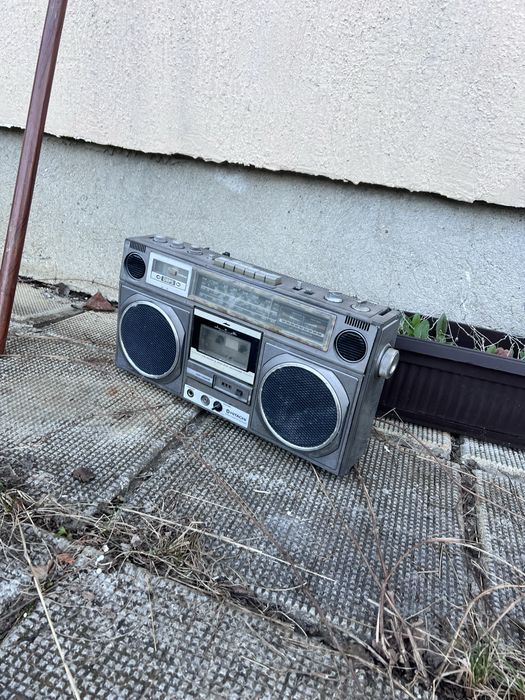 Ретро касетофон Hitachi – винтидж радио/касетен плейър