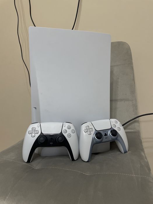 Продается PS5, с играми. Playstation 5