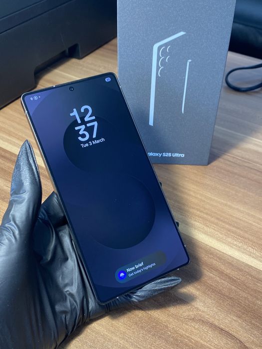 Samsung Galaxy s25 ultra • 256 GB • Titanium Jetblack