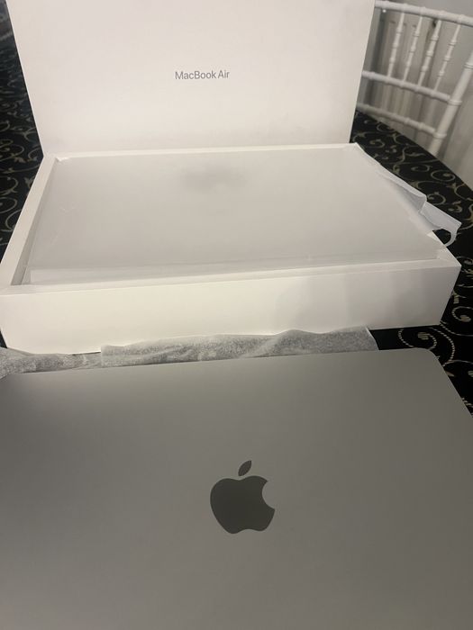 Macbook air 15” M4/10CPU/24Ram/512SSD
