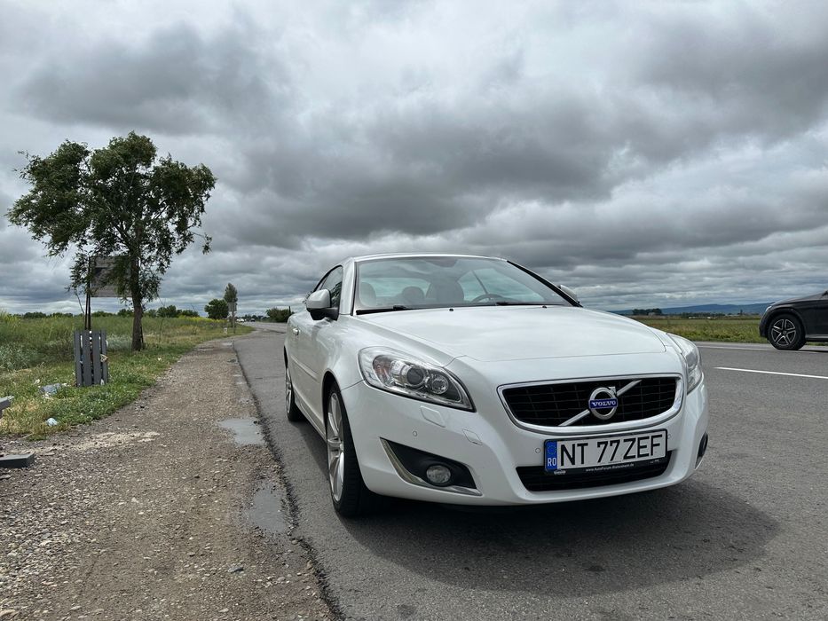 Volvo C70 Inscription facelift impecabil — D4 (177cp), automat, 2012