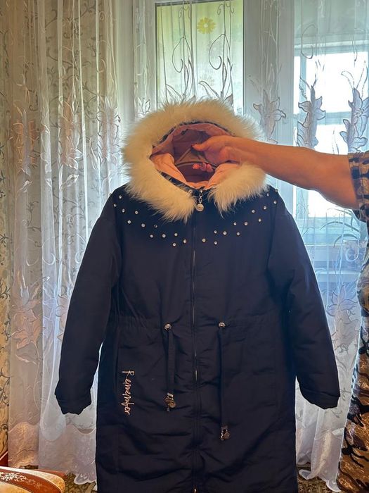 Продам куртку зимнюю для девочки