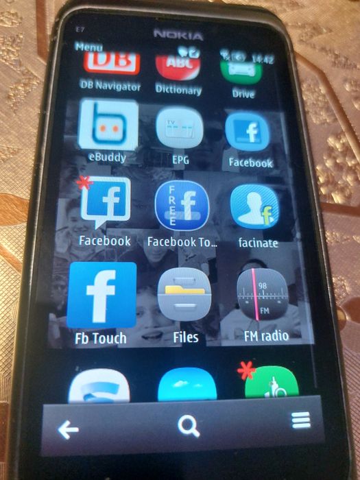 Vand nokia  E 7  functionabil