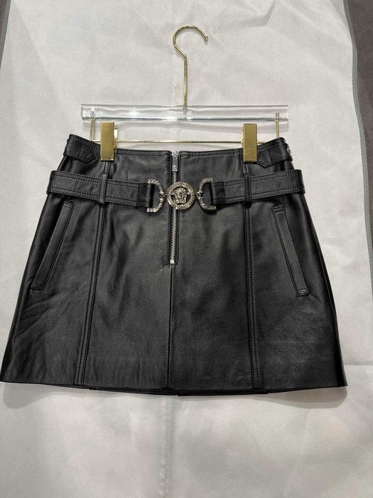 Versace къса пола, черна