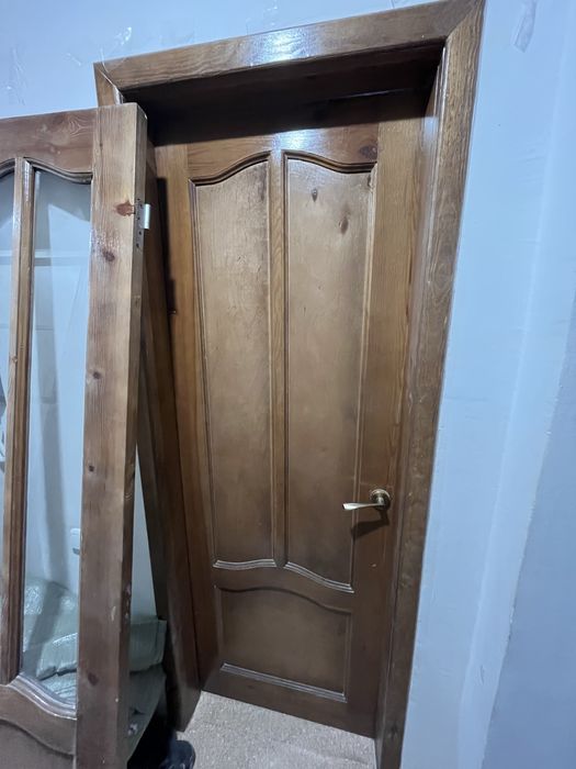 Продам деревянные двери не дорого