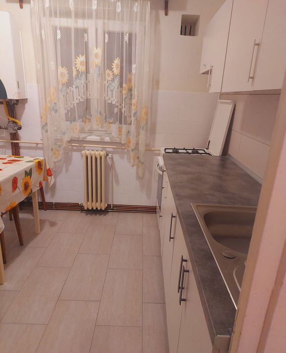 Închiriez apartament 2 camere