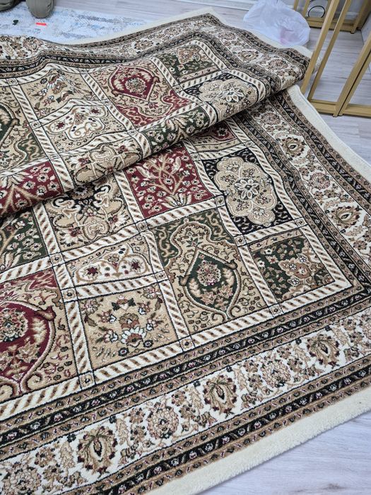 Продам ковёр  хороший