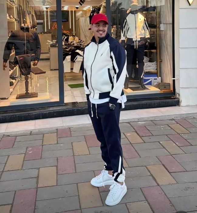 Trening barbati.Model superb și foarte rar.Calitatea luxury. Toate măr