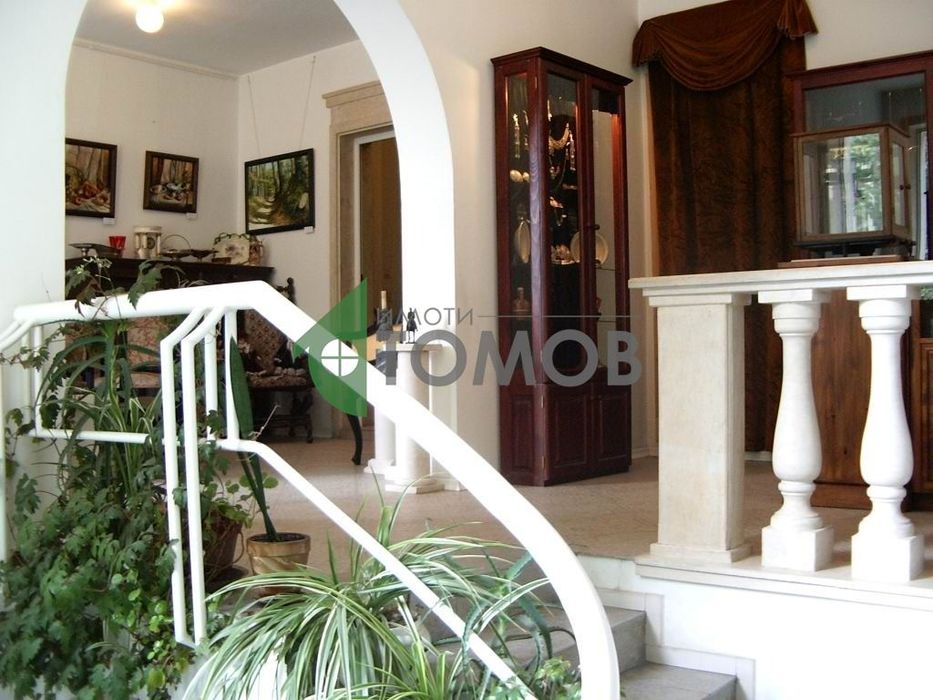 Продава се Ателие в Стара Загора, Център - 117 кв.м за 1582 €/кв.м - Снимка #1