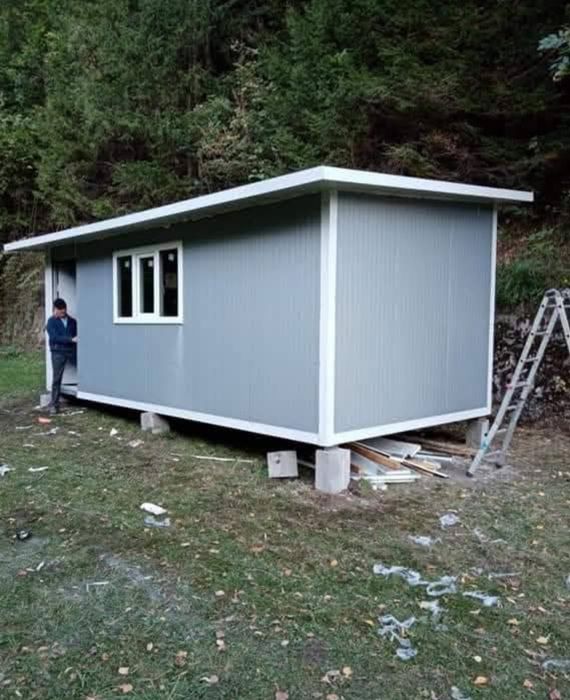 Vindem containere din structura metalica