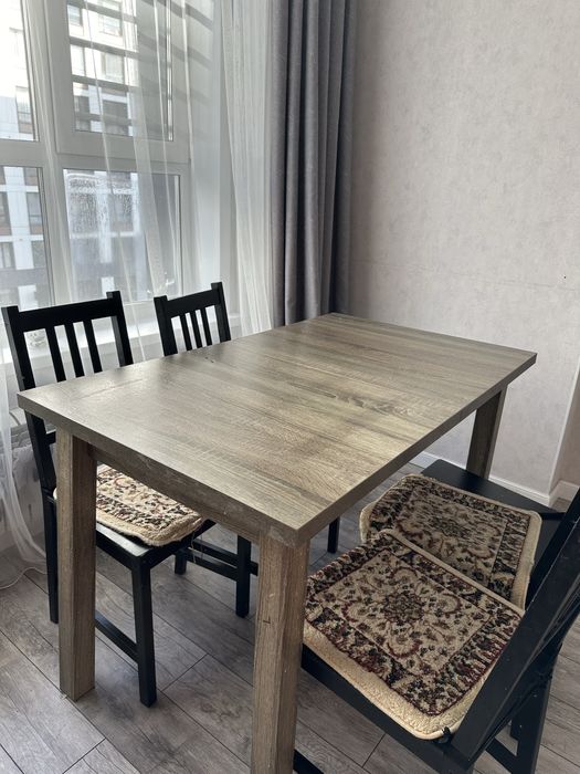 Стол для кухни и гостей