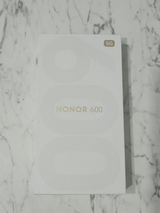 Vand/Schimb Honor 600 256gb SIGILAT