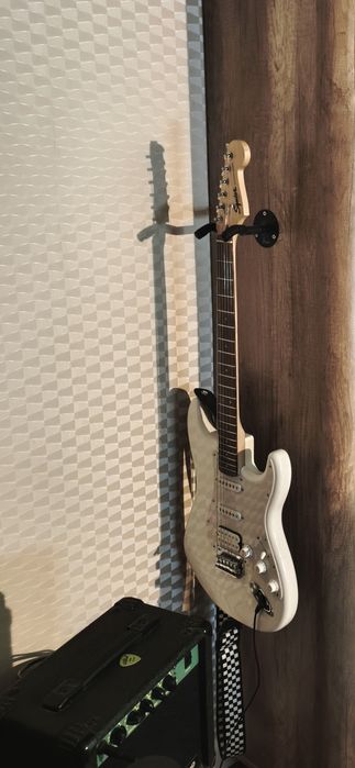 Электрогитара Squier Bullet Stratocaster HT