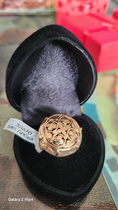 Продавам златни гривни на конец