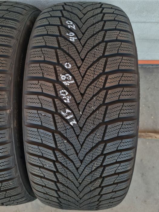 Зимни гуми 2 броя NEXEN WinGuard Sport2 215 40 R18 дот 4620