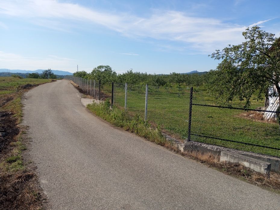 Vând casă de vacanță în loc Hălmăgel