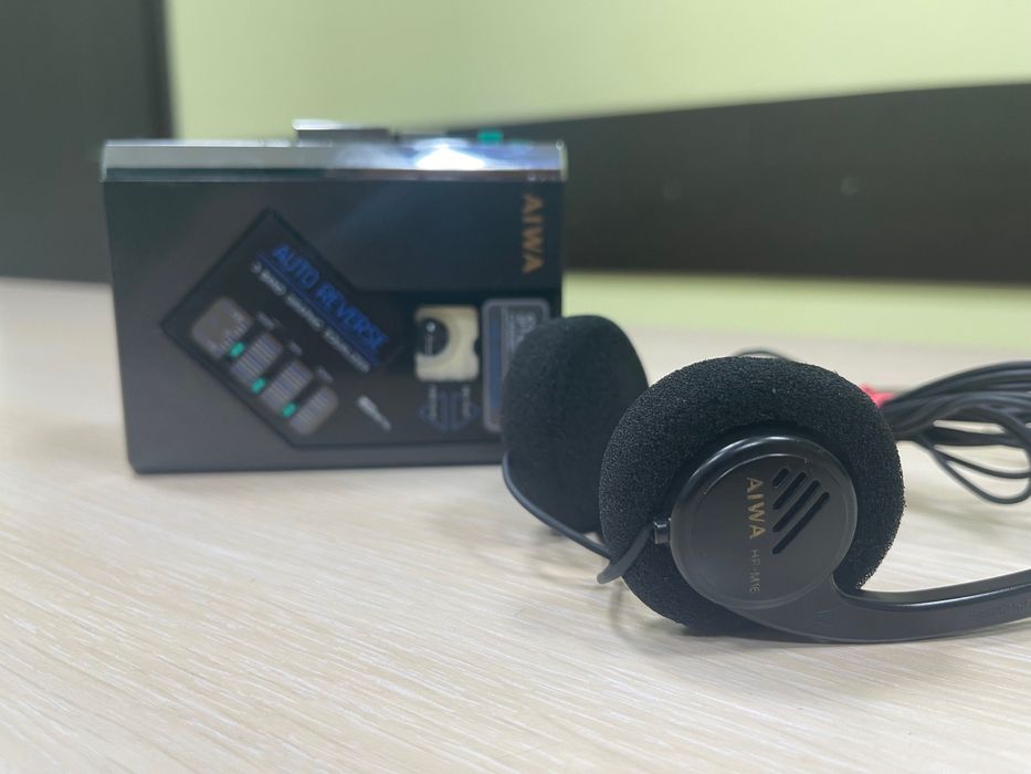 Ретро Aiwa HS‑G35 MKIII Walkman (1988) + оригинални слушалки — отлично