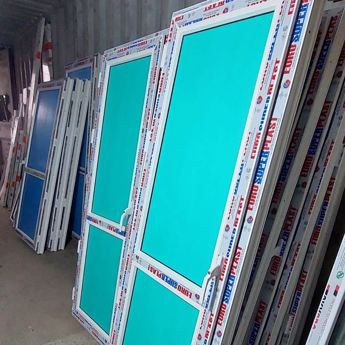 Продаю окна двери витражи