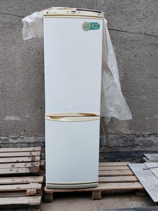 Продается холодильник, газ плита  и стиралка