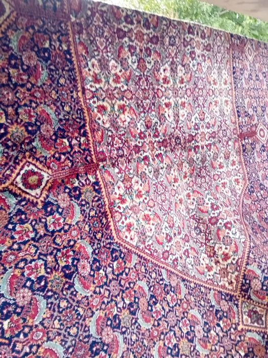 Продавам Персийски килим