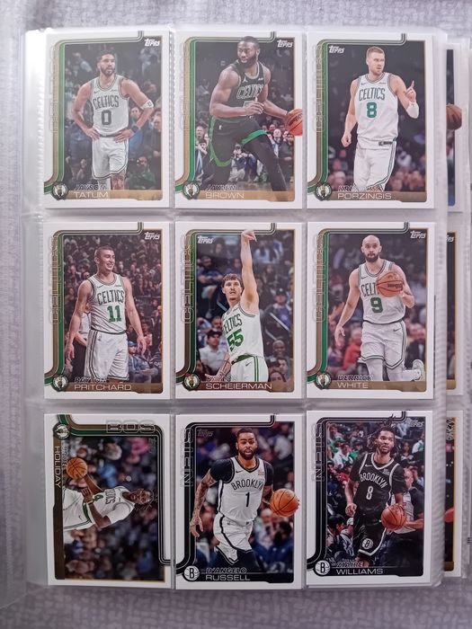 Vand cartonase set  base colectie Topps NBA 2025-2026