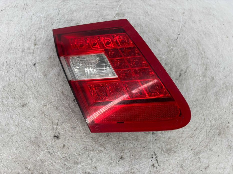 Stop stanga de pe haion Mercedes E Class W212 an 2010