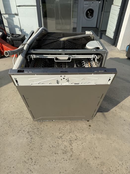Съдомиялна за пълно вграждане Миеле