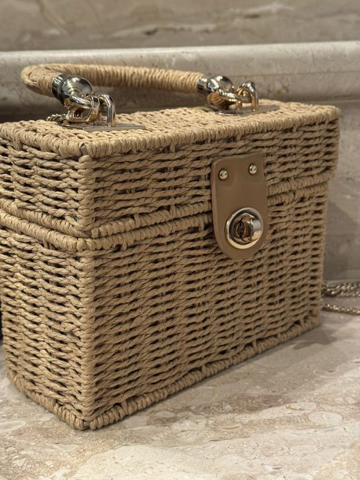 Малка плетена чанта