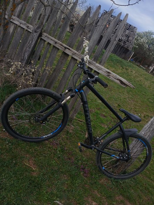 Vând bicicletă Btwin 520