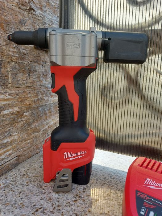 Milwaukee pistol nituri m12