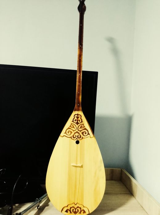 Продаётся домбыра