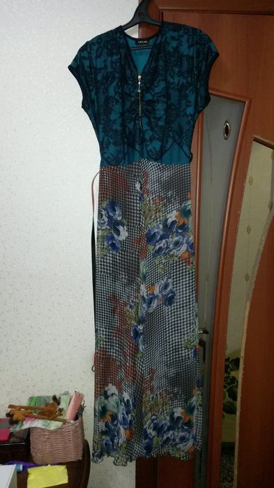 Срочно продам платья